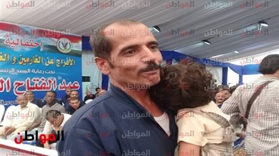 شاهد لقاء زوجين من الغارمين عقب الإفراج عنهم فى مبادرة الرئيس السيسى  