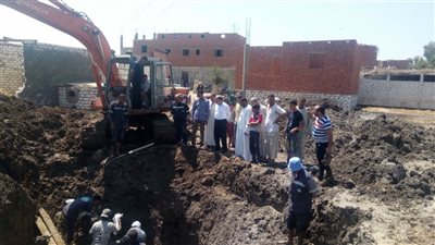 صور.. إصلاح أعطال محطة مياه طامية بـ الفيوم في ثاني أيام عيد الأضحى 2018