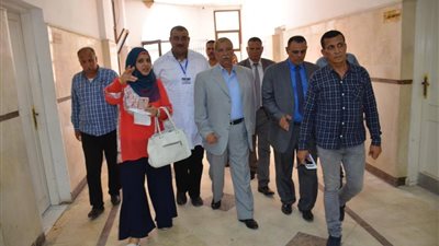 محافظ الإسماعيلية يتفقد مستشفى الحميات في ثالث أيام عيد الأضحى 2018