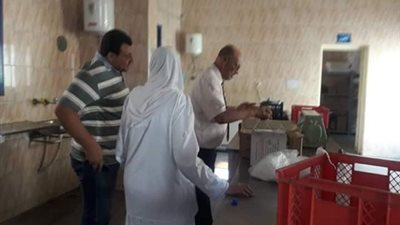 صور.. مدير الطب الوقائي في زيارة مفاجئة لمستشفي حميات كفر الدوار في ثالث أيام عيد الاضحى