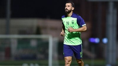 عبد الله السعيد خارج قائمة أهلي جدة في البطولة العربية
