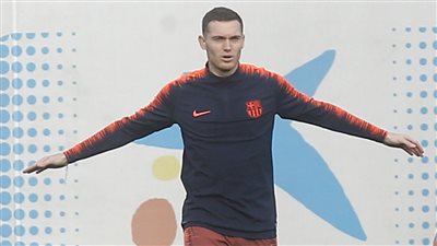 برشلونة يحدد بديل ألبا