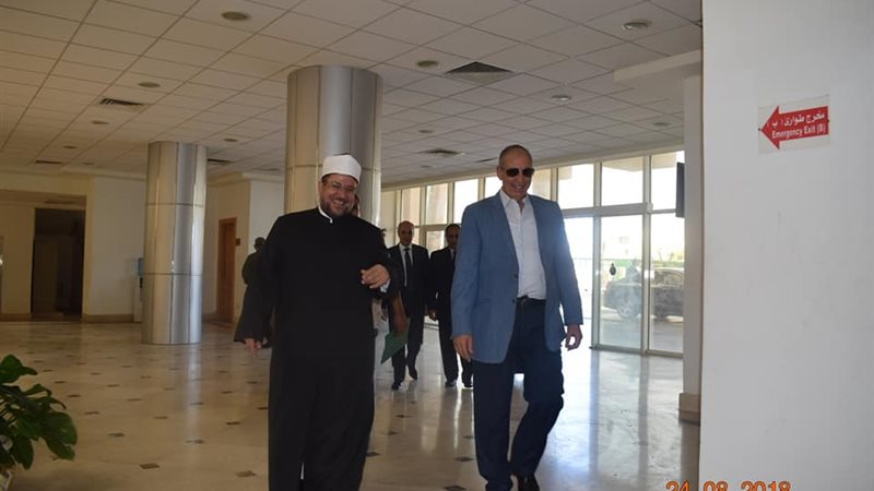 محافظ البحرا لأحمر-وزير