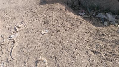 صور.. أهالي محمود الجبالي بـ الفيوم يستغيثون من انهيار كوبري العزبة