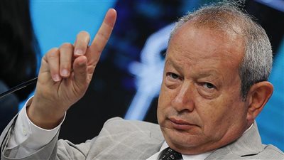 تعليق ساخر من نجيب ساويرس على مصرية التقطت سيلفي مع رئيسة كرواتيا