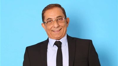 باسم سمير: النظام الغذائي الجيد للأم يفيد أسنان طفلها