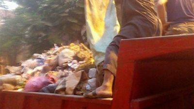 رفع وتوريد 17 طن مخلفات وقمامة بحملة نظافة الشوارع بمدينة سمسطا ببني سويف
