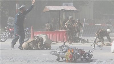مصرع 3 أشخاص وإصابة 8 آخرون في جلال آباد