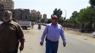 صور.. رئيس حي المطرية يشن حملة مكبرة لإزالة الإشغالات