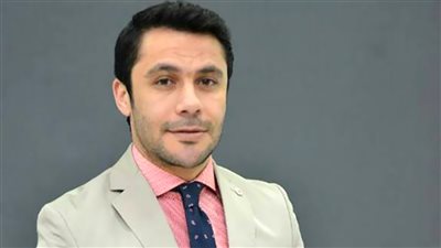 العميد يحضر مباراة السوبر الإماراتي 