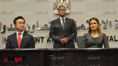 صور.. وزيرة الاستثمار توقع اتفاقية تعاون مع سفير كوريا الجنوبية