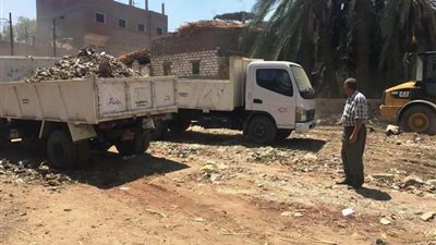 محافظ سوهاج: رفع 120 طن مخلفات صلبة ناحية مركز البلينا