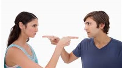 زوج أمام محكمة الأسرة.. والفيس بوك السبب