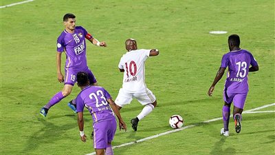 صور.. الهلال الأحمر يعبر بـ السوبر الإماراتي لبر الأمان 
