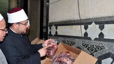 وزارة الأوقاف توزع صكوك الأضاحي بواقع 10 طن لحوم على القاهرة والجيزة