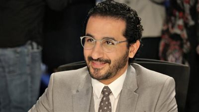تعرف على سر ابتسامة أحمد حلمي 