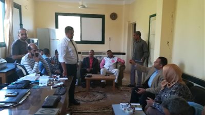 صور.. هيئة الإسعاف تدعم الوحدات الصحية بـ 5 عربات نمطية في الوادي الجديد