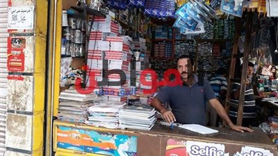 صور.. قبل العام الدراسي الجديد.. إقبال ضعيف على محلات الزي المدرسي بكفر الشيخ.. وأولياء الأمور: لا فرار ولا خيار