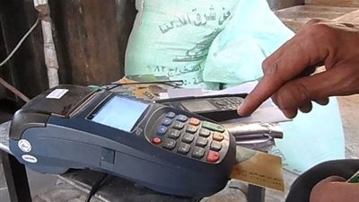 عاجل.. الحكومة تنفي فقدان المواطنين حصتهم اليومية من الخبز حال عدم صرفه