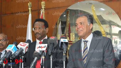 فيديو.. وزير النقل يعلن تشكيل لجنة لتفعيل الربط البري وسكك الحديد بين مصر والسودان