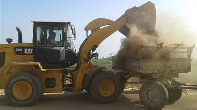 صور.. توريد 81 طن مخلفات لمصنع تدوير القمامة بالظهير الصحراوي بسمسطا