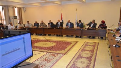 1.5 مليون جنيه للمساهمة في استكمال توصيل المياه والصرف الصحي لـ 21 مدرسة ببني سويف