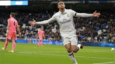 أزمة في ريال مدريد قبل التعاقد مع ماريانو دياز