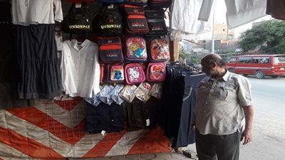 فيديو.. ركود تام بمحلات ملابس المدارس بالقليوبية .. والأهالي: 
