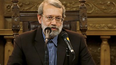 رئيس البرلمان الإيراني ينحاز لصالح روحاني ويتجاهل إتهامات الأعضاء ضده