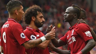 نجوم ليفربول يسابقون الزمن للحاق بمباراة توتنهام