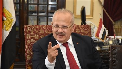 رئيس جامعة القاهرة يستعرض إنجازات مشروع التحول لـ 