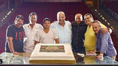 شاهد .. كواليس مسرحية صراع في الفيلا