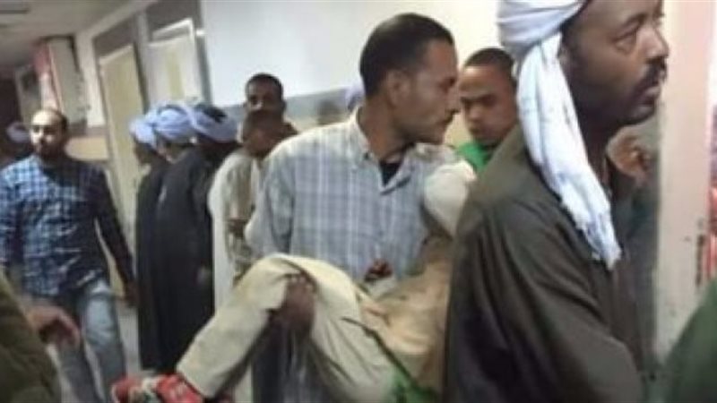 تسمم ربة منزل وطفلين