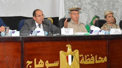 المجلس التنفيذي يناقش استعدادات مديرية التربية والتعليم للعام الدراسي الجديد في سوهاج 