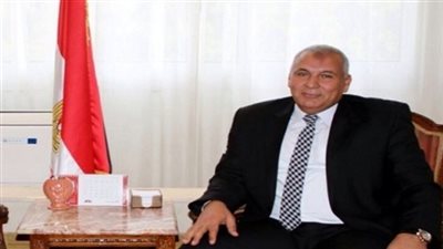 مصادر مطلعة: محافظ الوادي الجديد يغادر المحافظة لأداء اليمين الدستورية بعد تجديد الثقة 