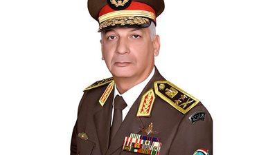 وزير الدفاع يشهد مراسم تكريم عدد من القادة المتقاعدين
