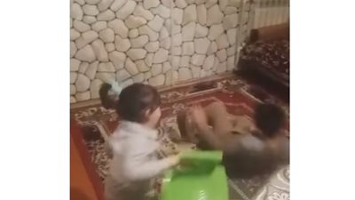 على طريقة رامز.. طفلة تنفذ مقلبا في شقيقها الأكبر بطريقة طريفة