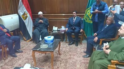 وزير الأوقاف ومحافظ القليوبية يؤديان صلاة الجمعة بمسجد ناصر بـ بنها  