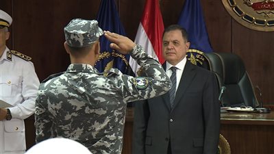 فيديو.. وزير الداخلية يكرم أبطال كمين 