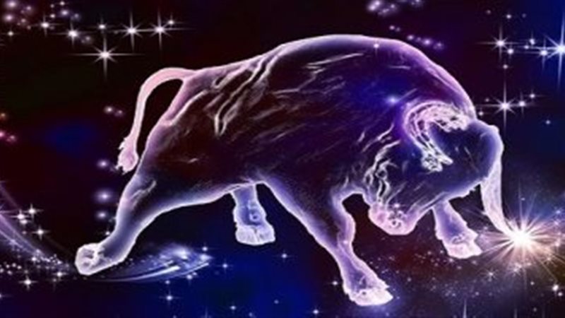 صفات امرأة برج الثور