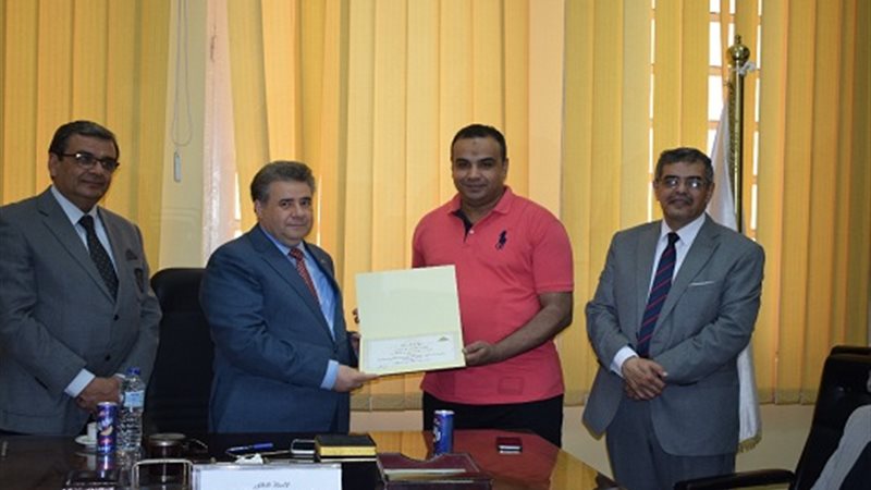 تكريم مراسل بوابة