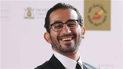 أحمد حلمي يهنئ محمد إمام بحفل زفافه