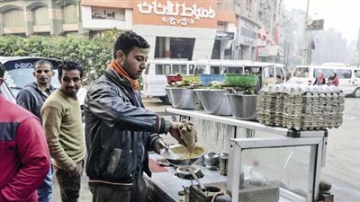 فرض ضرائب على مستخدمي الآيفون وعربات الفول.. هل تصدق هذا؟
