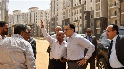 رئيس الوزراء يتفقد الأحياء السكنية في العاصمة الإدارية الجديدة