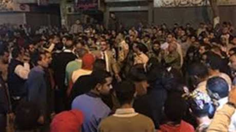 تجمهر الأهالي احتجاجا