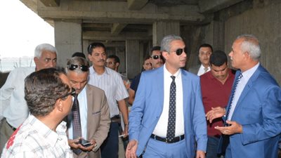 صور.. محافظ سوهاج يتفقد ميدان الثقافة وكورنيش النيل