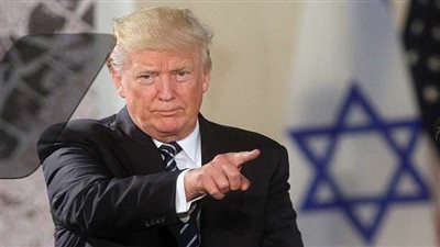 بعد وقوفه مع الإحتلال ضد لاجئي فلسطين.. ترامب يعلنها: أنا الحاكم بأمره