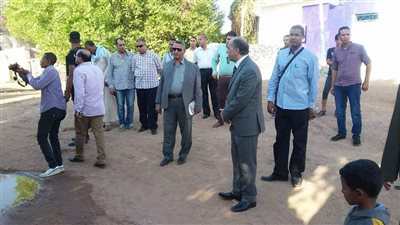 صور.. مدير أمن الوادي الجديد يوزع شنط المدارس 2018 على الطلاب الأيتام