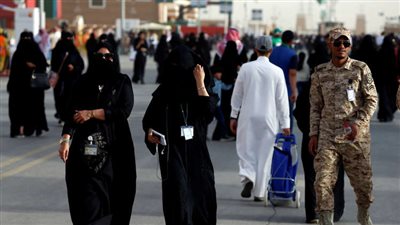 ما بين مؤيد ومعارض.. هل تمنح السعودية جنسيتها لأبناء المرأة المتزوجة من أجنبي؟
