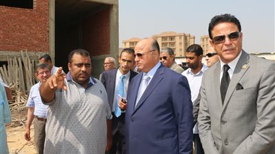 فيديو .. محافظ القاهرة يطالب بسرعة الانتهاء من أعمال السوق التونسي القديم
